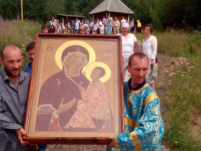 Тихвинский источник в Дурино